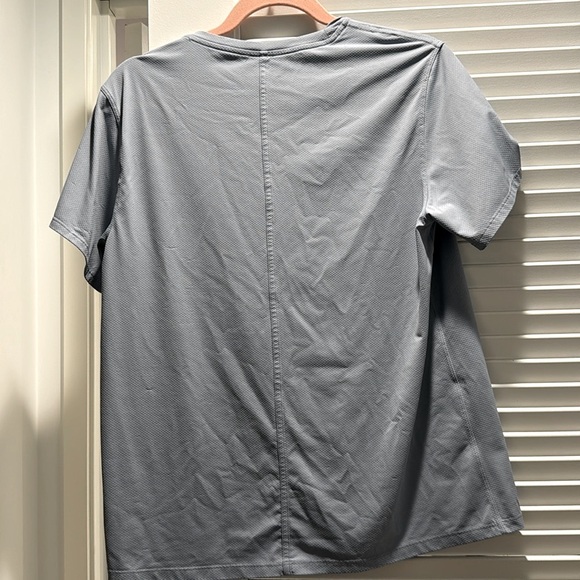 Lululemon shirt - Picture 2 of 3